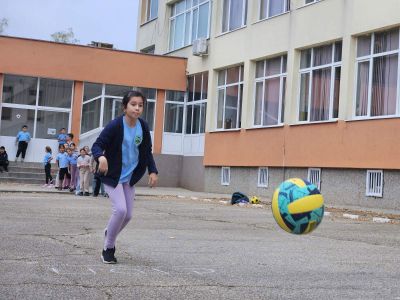 848 ученици на СУ Никола Войводов Враца отбелязаха Европейския ден на спорта в училище 6